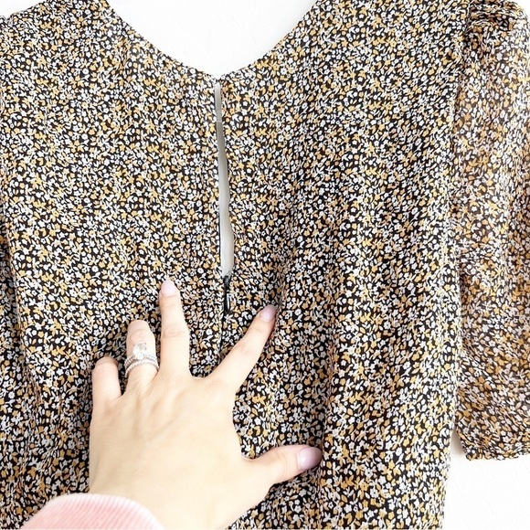 ASTR The Label Women’s Shirred Bottom Mini Dress Ruffles Deep-V Floral Small - Picture 9 of 9